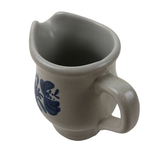 Pfaltzgraff Stoneware Small Pitcher Creamer Yorktowne Blue Ceramic Spout Handle - Picture 4 of 10
